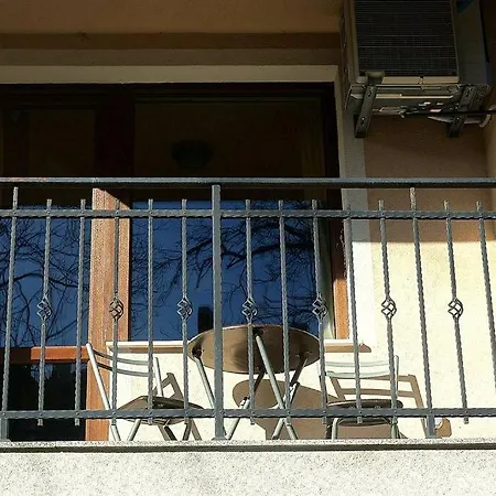 Centrally Located , Brand New, Cozy With Parking Appartamento Sofia