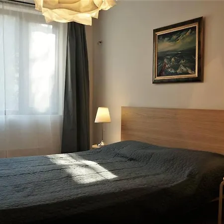 Centrally Located , Brand New, Cozy With Parking Appartamento Sofia